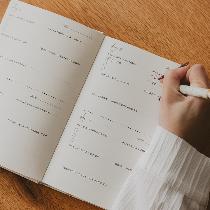 Gratitude Journal-Daily Prompted Journal