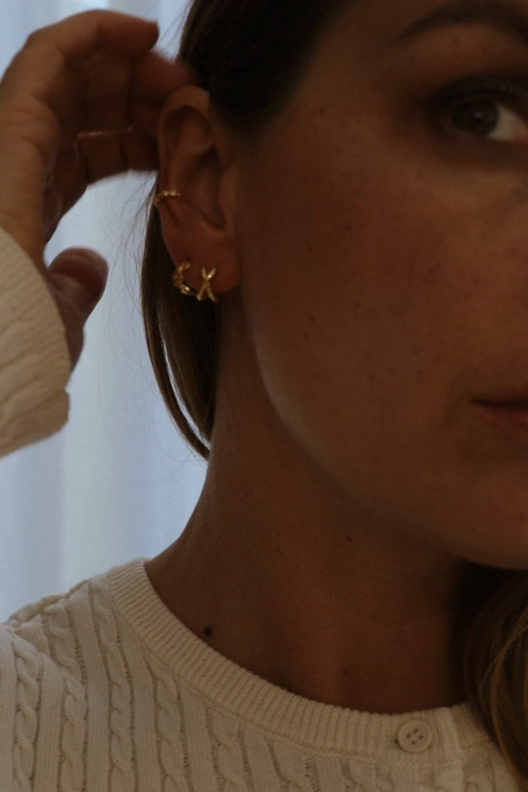 E1764 Earrings-Gold Axel Huggies