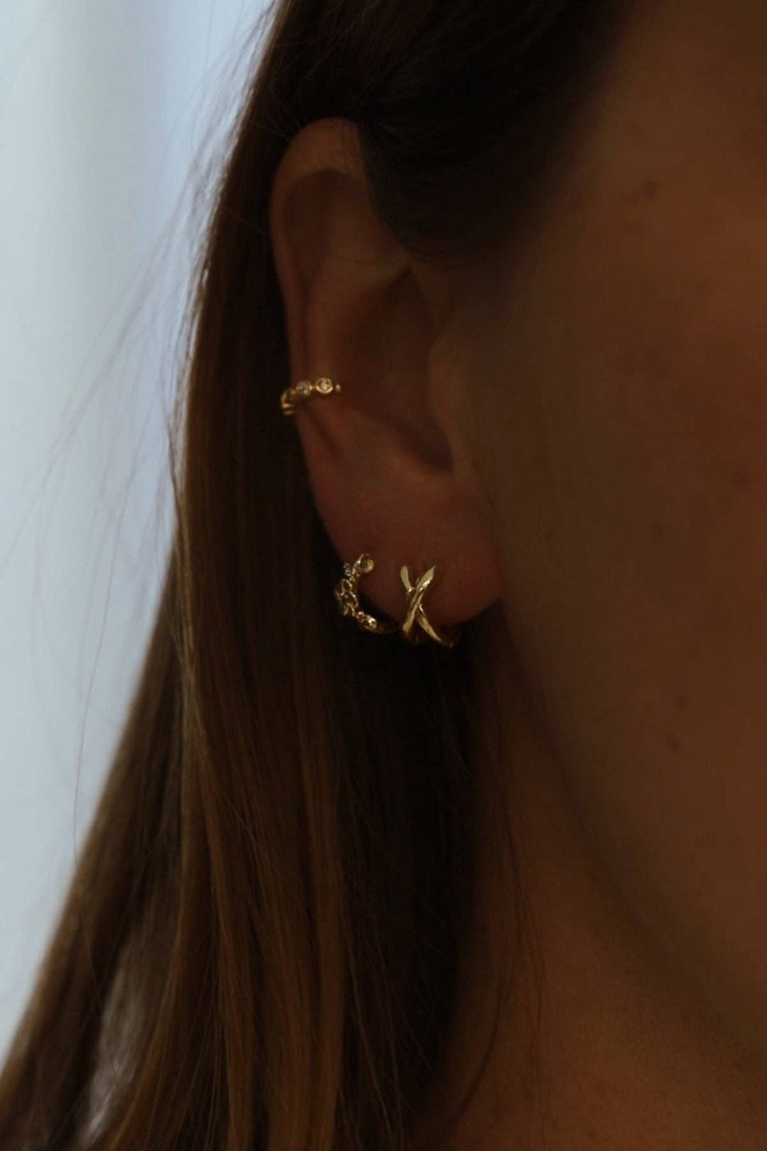 E1764 Earrings-Gold Axel Huggies