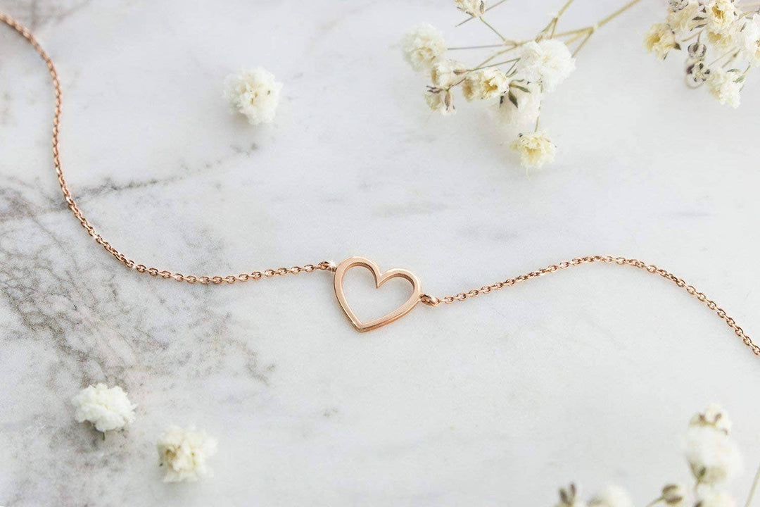 Dainty Gold Heart Charm Bracelet – Adjustable Lobsterclosure