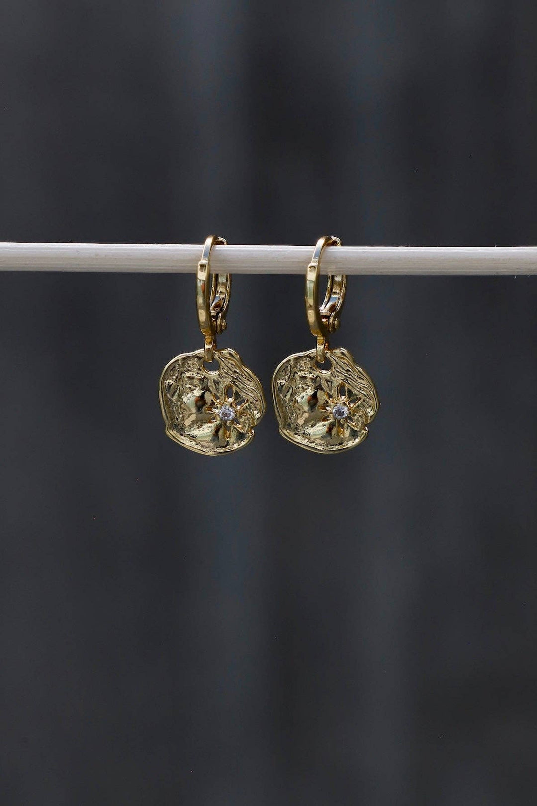 E1802 Earrings-Vega Huggies