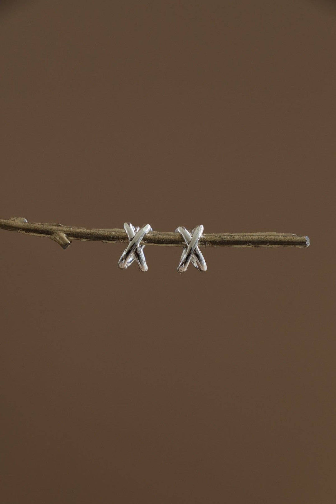 E1765 Earrings-Silver Axel Huggies