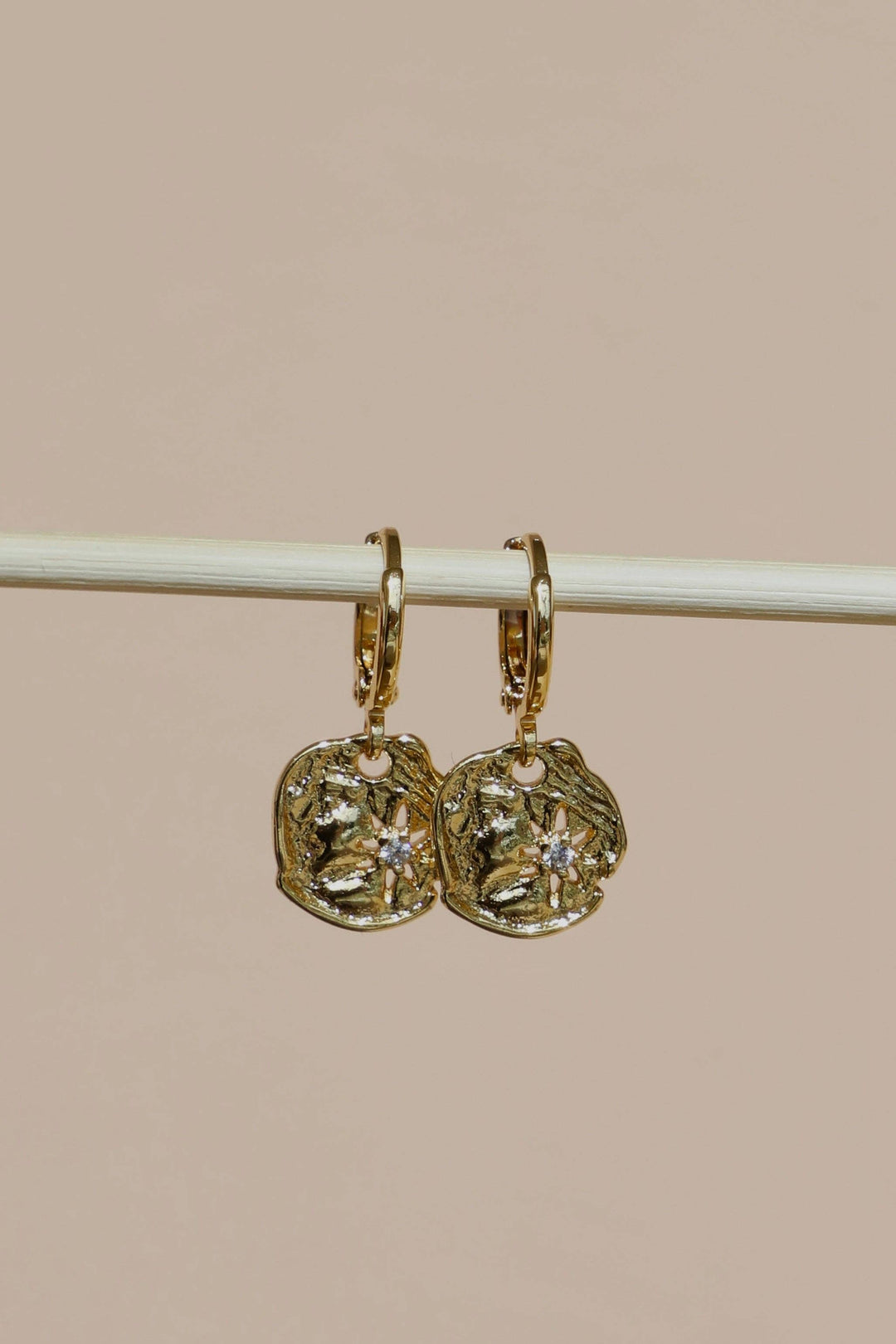 E1802 Earrings-Vega Huggies
